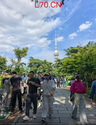 武汉知音文化旅游区迎客流高峰