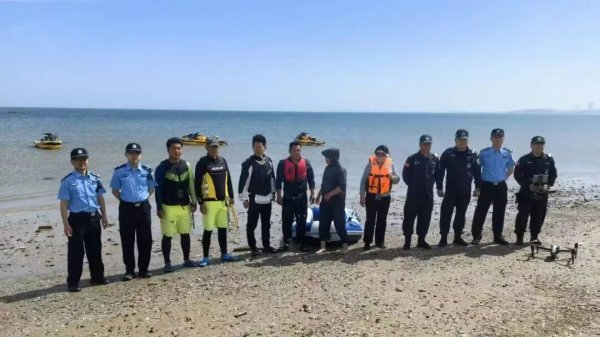 橡皮艇失控漂向深海，长琴救援队劈波斩浪成功施救二名游客